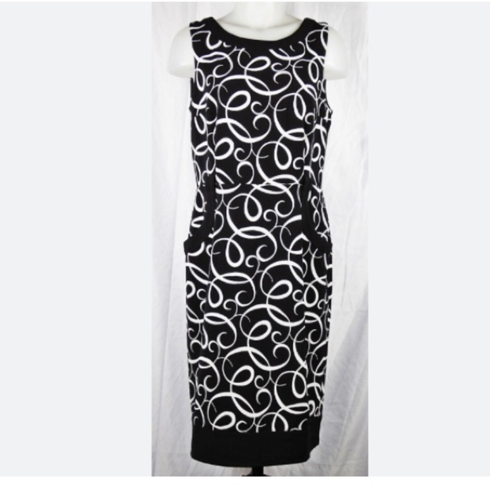 💃 Jessica Sleeveless black and white dress with front pockets size 4